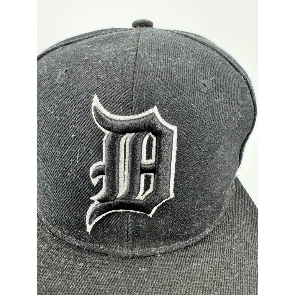 Detroit Tigers Baseball Cap Fitted XL Black Embroidered D Logo Flat Brim‎